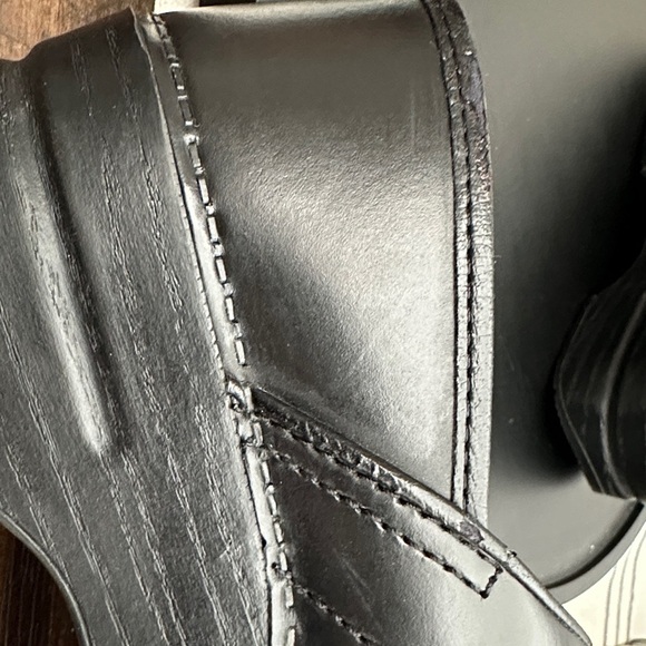 Dansko Black Leather Footwear - Picture 5 of 5